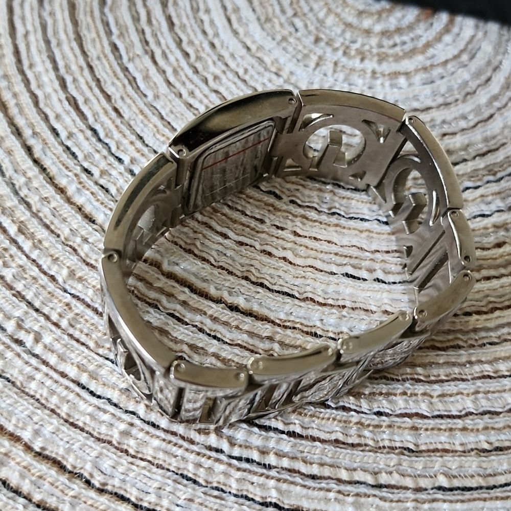 GUESS VINTAGE WATCH  - Picture 10 of 14